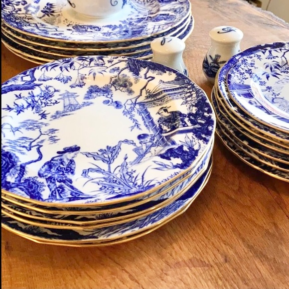 Royal Crown Derby Mikado Set - Picture 1 of 3